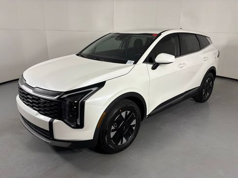 New 2026 Kia Sportage LX FWD image 4