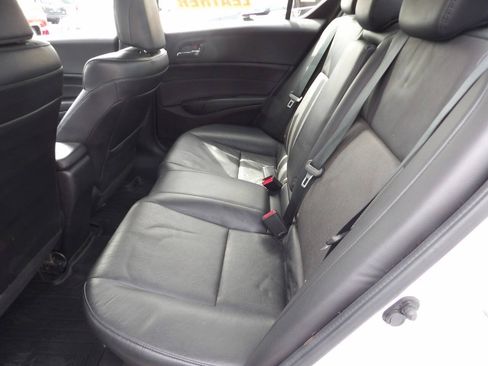 Used 2014 Acura ILX w/ Technology Package FWD image 10