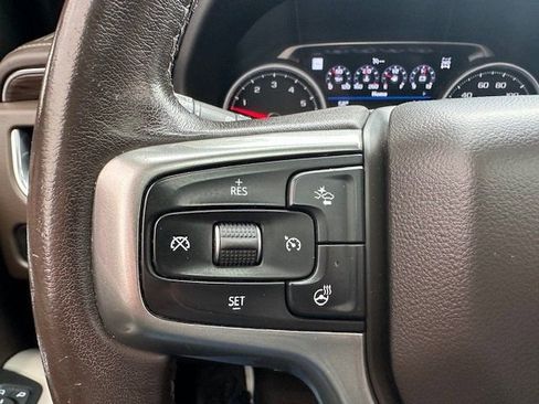 Used 2021 Chevrolet Suburban Z71 w/ Z71 Signature Package AWD/4WD image 15