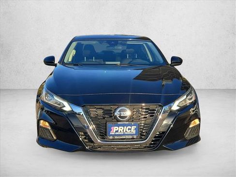 Used 2022 Nissan Altima 2.5 SV FWD image 2