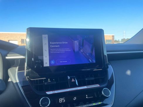 Used 2025 Toyota Corolla LE image 21