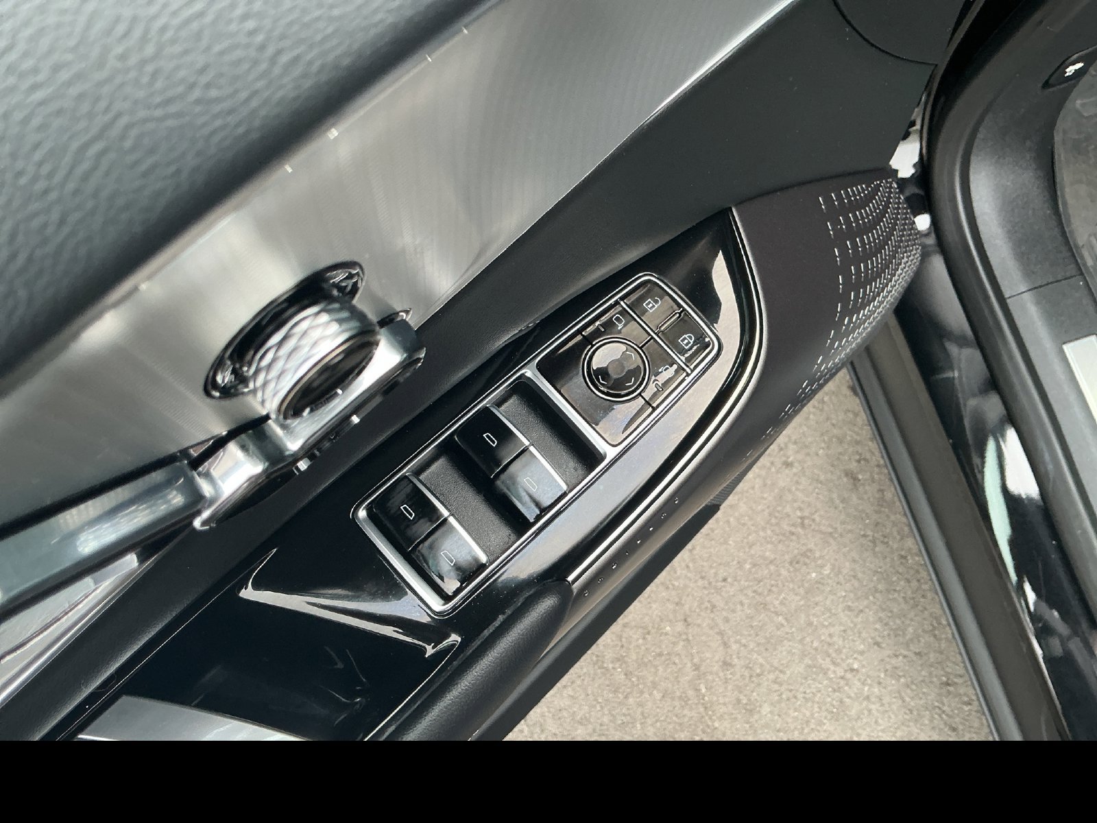Certified 2024 Cadillac Lyriq Tech AWD/4WD image 12