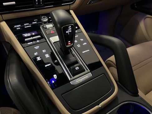 Certified 2022 Porsche Cayenne image 19