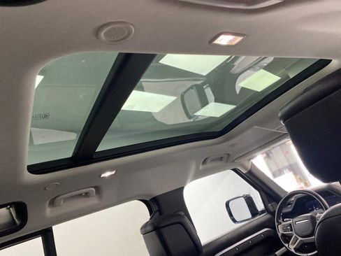 Used 2020 Land Rover Defender 110 HSE image 40