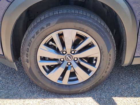Used 2025 Nissan Pathfinder SV AWD/4WD image 7