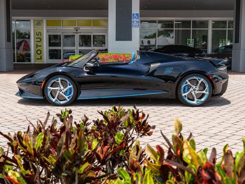 Used 2021 McLaren Elva RWD image 29