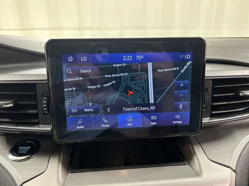 Used 2022 Ford Explorer XLT w/ Equipment Group 202A AWD/4WD image 16