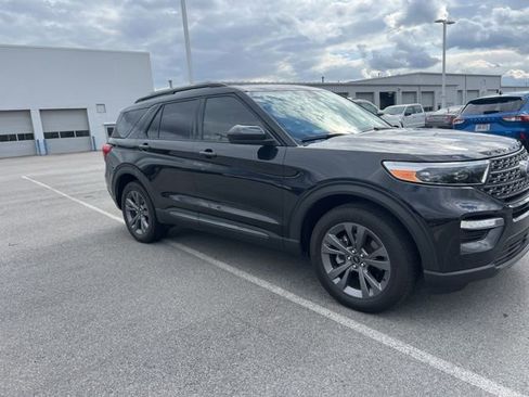 Used 2022 Ford Explorer XLT w/ Equipment Group 202A AWD/4WD image 8