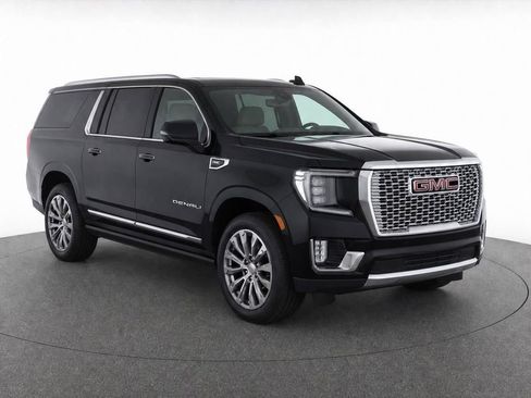 Used 2022 GMC Yukon XL Denali w/ Denali Premium Package AWD/4WD image 1