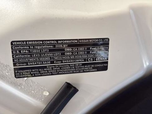 Used 2025 Nissan Rogue SV AWD/4WD image 29