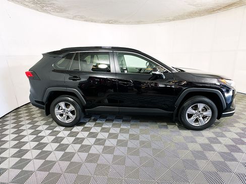 Used 2025 Toyota RAV4 XLE w/ Convenience Package FWD image 2