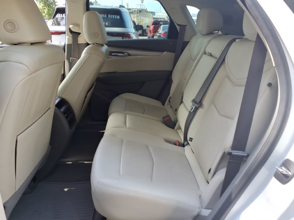 Used 2021 Cadillac XT5 Premium Luxury AWD/4WD image 16