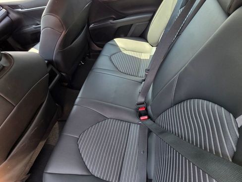 Used 2023 Toyota Camry SE FWD image 9