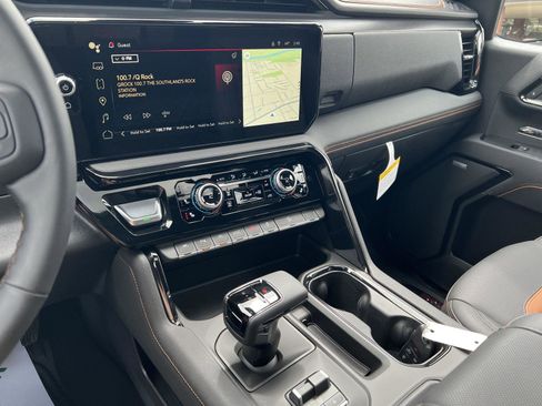 New 2026 GMC Sierra 1500 AT4 w/ AT4 Premium Package AWD/4WD image 31