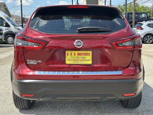 Used 2022 Nissan Rogue Sport S FWD image 2