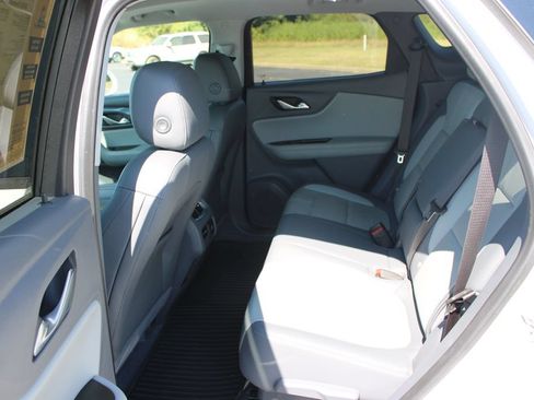 Used 2020 Chevrolet Blazer LT w/ Sound & Technology Package FWD image 23