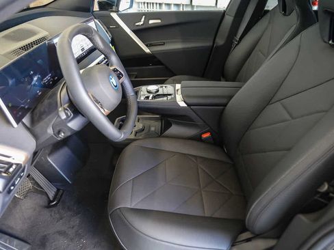 Used 2025 BMW iX xDrive50 w/ Premium Package image 17