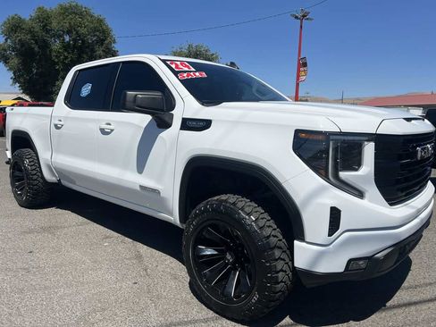 Used 2024 GMC Sierra 1500 Elevation w/ X31 Off-Road Package AWD/4WD image 4