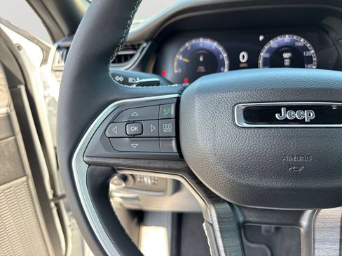 New 2026 Jeep Grand Cherokee L Limited w/ Luxury Tech Group II AWD/4WD image 21