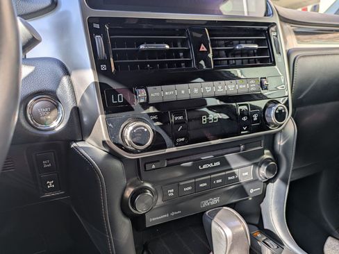 Used 2023 Lexus GX 460 Luxury w/ Sport Design Package AWD/4WD image 23