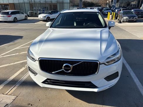 Used 2019 Volvo XC60 T5 Momentum w/ Premium Package image 2
