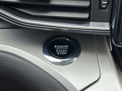 Used 2022 Ford Explorer XLT w/ Equipment Group 202A AWD/4WD image 22
