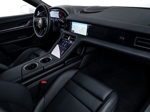 New 2025 Porsche Taycan 4S image 20