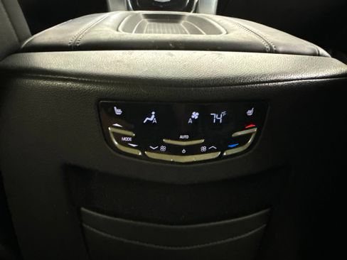 Used 2015 Cadillac Escalade 4WD image 22