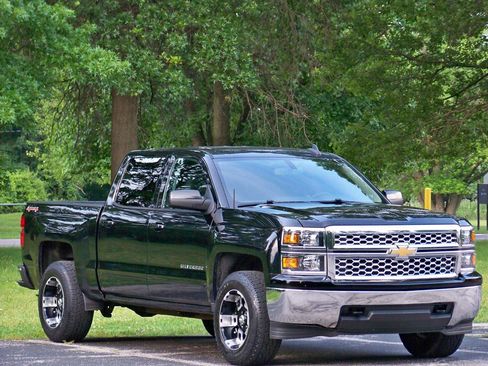Used 2015 Chevrolet Silverado 1500 LT image 3