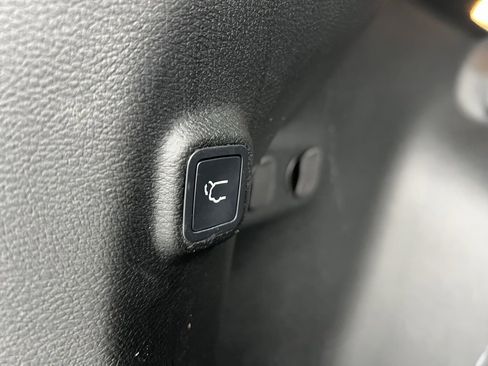 Used 2023 Jeep Cherokee Altitude Lux w/ Lux Elite Package image 18