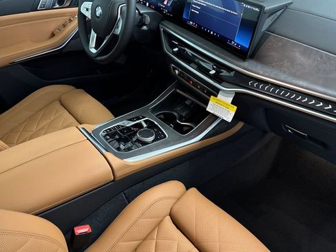 Used 2026 BMW X7 xDrive40i w/ Premium Package image 28
