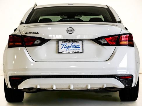 Used 2025 Nissan Altima 2.5 SV FWD image 7
