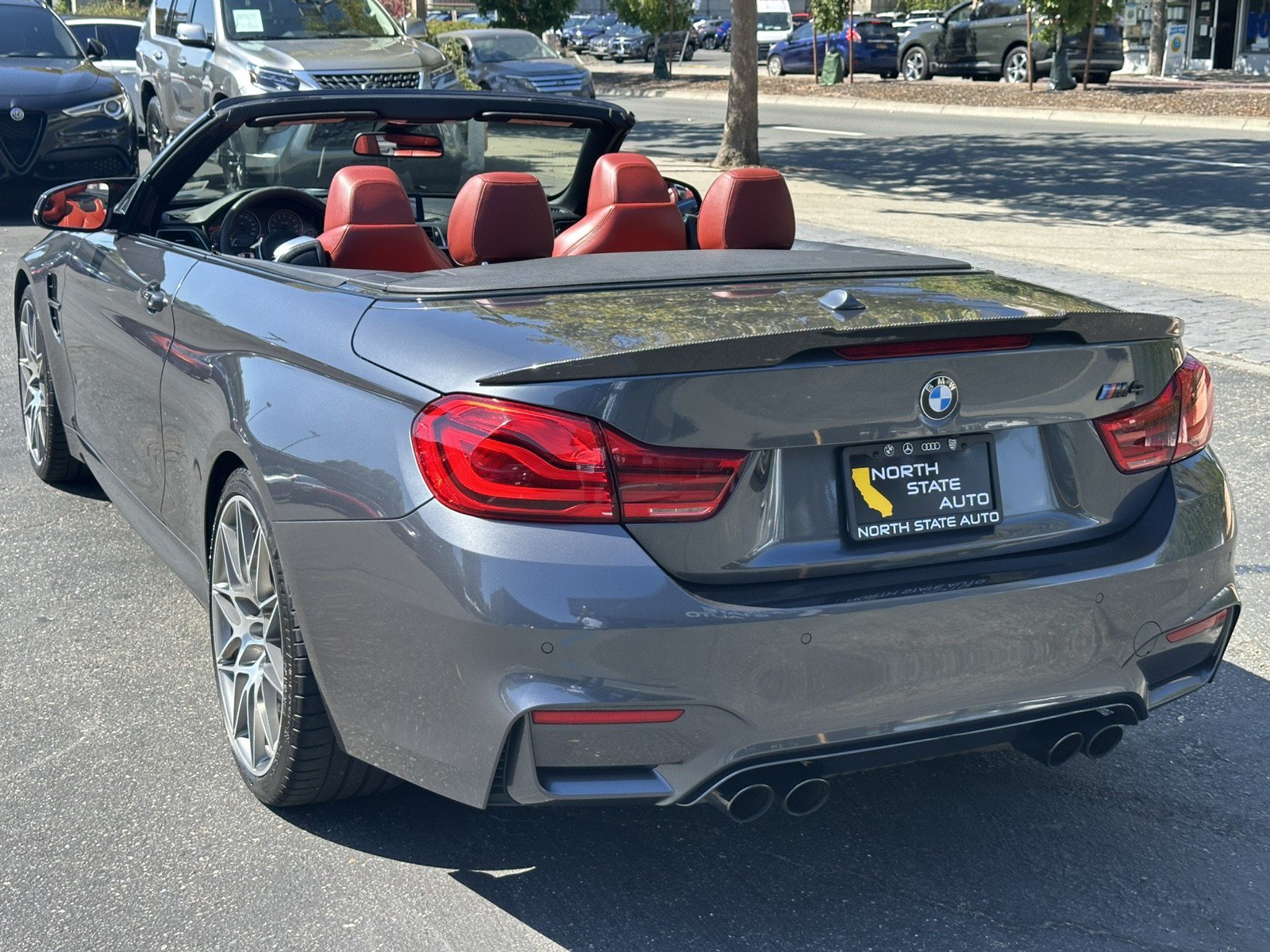 Used 2019 BMW M4 Convertible RWD image 11
