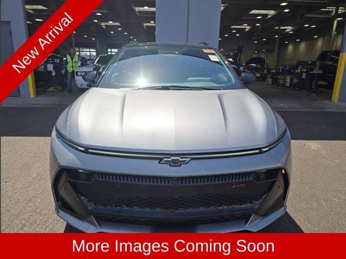 Used 2024 Chevrolet Equinox EV RS FWD image 2
