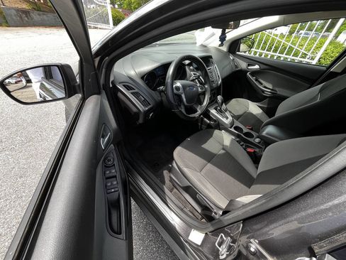 Used 2014 Ford Focus SE FWD image 13
