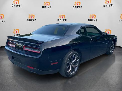 Used 2019 Dodge Challenger R/T RWD image 5