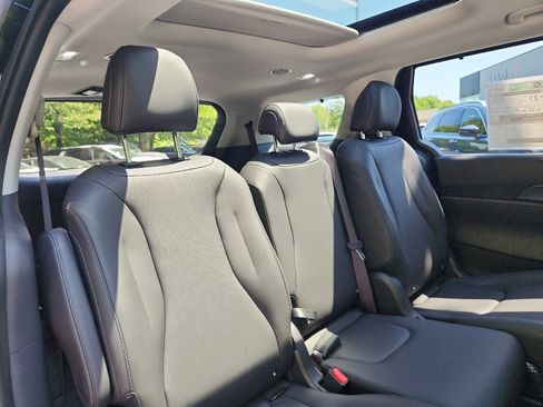New 2026 Kia Carnival SX w/ SX Dark Edition Package FWD image 42