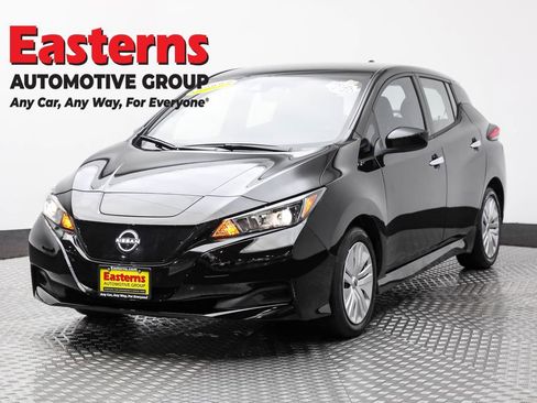 Used 2024 Nissan Leaf S image 1