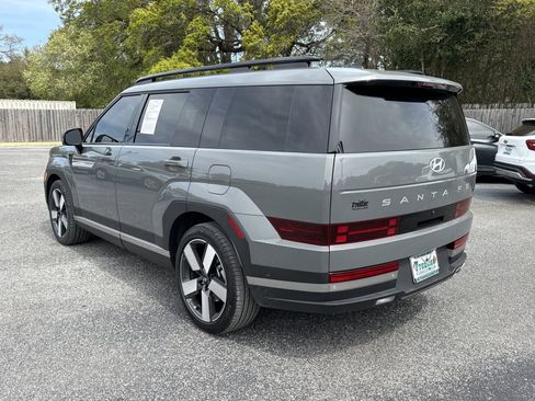 Used 2024 Hyundai Santa Fe Limited image 3