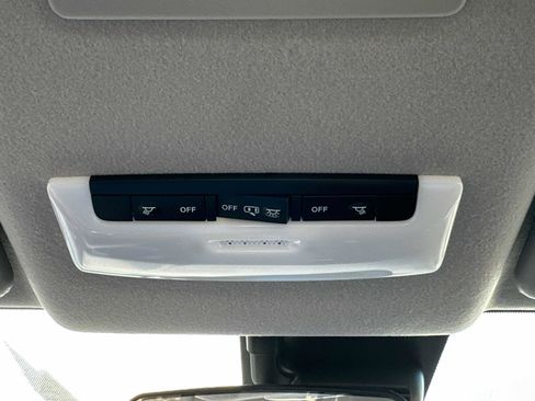 New 2025 Nissan Versa SR w/ Trunk Package image 36