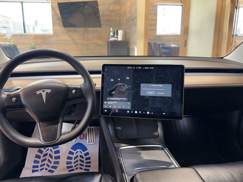 Used 2022 Tesla Model 3 Performance image 17