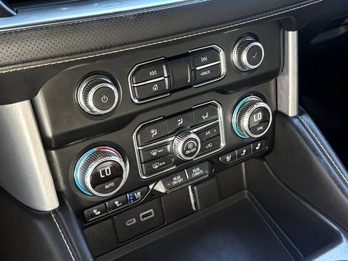 Used 2022 GMC Yukon SLT w/ SLT Premium Package RWD image 27