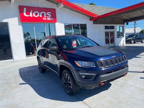 Used 2019 Jeep Compass Trailhawk AWD/4WD image 3