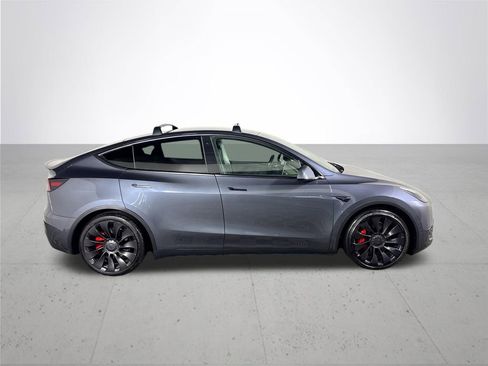 Used 2022 Tesla Model Y Performance image 5