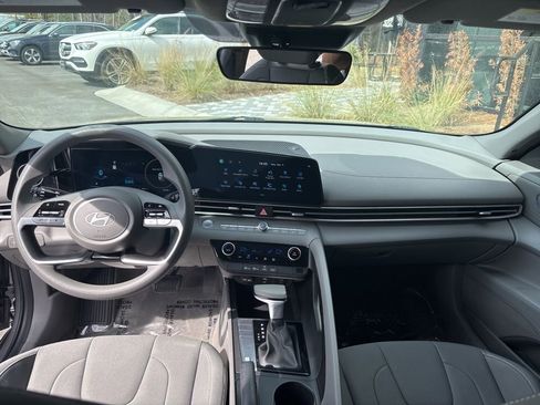 Used 2024 Hyundai Elantra SEL image 45