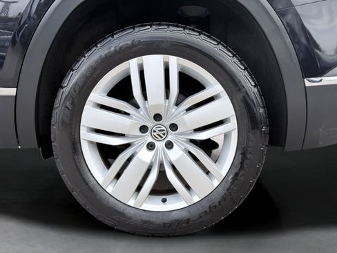 Used 2018 Volkswagen Atlas SEL Premium image 12