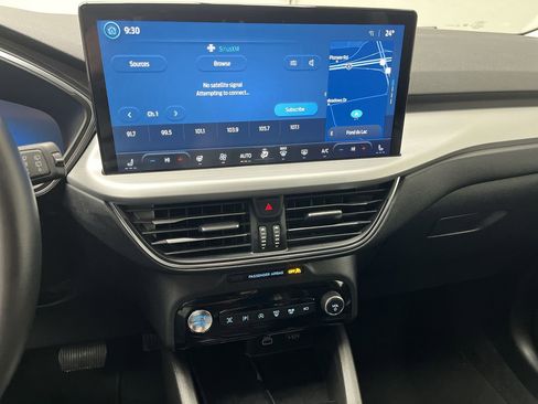 Certified 2024 Ford Escape Platinum image 17