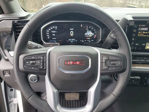 New 2026 GMC Sierra 1500 Elevation image 18