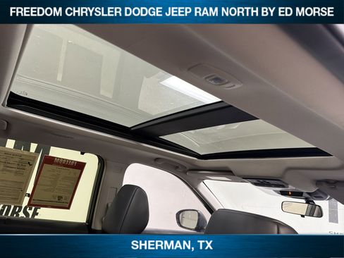 Used 2024 Nissan Rogue SV w/ SV Premium Package FWD image 12