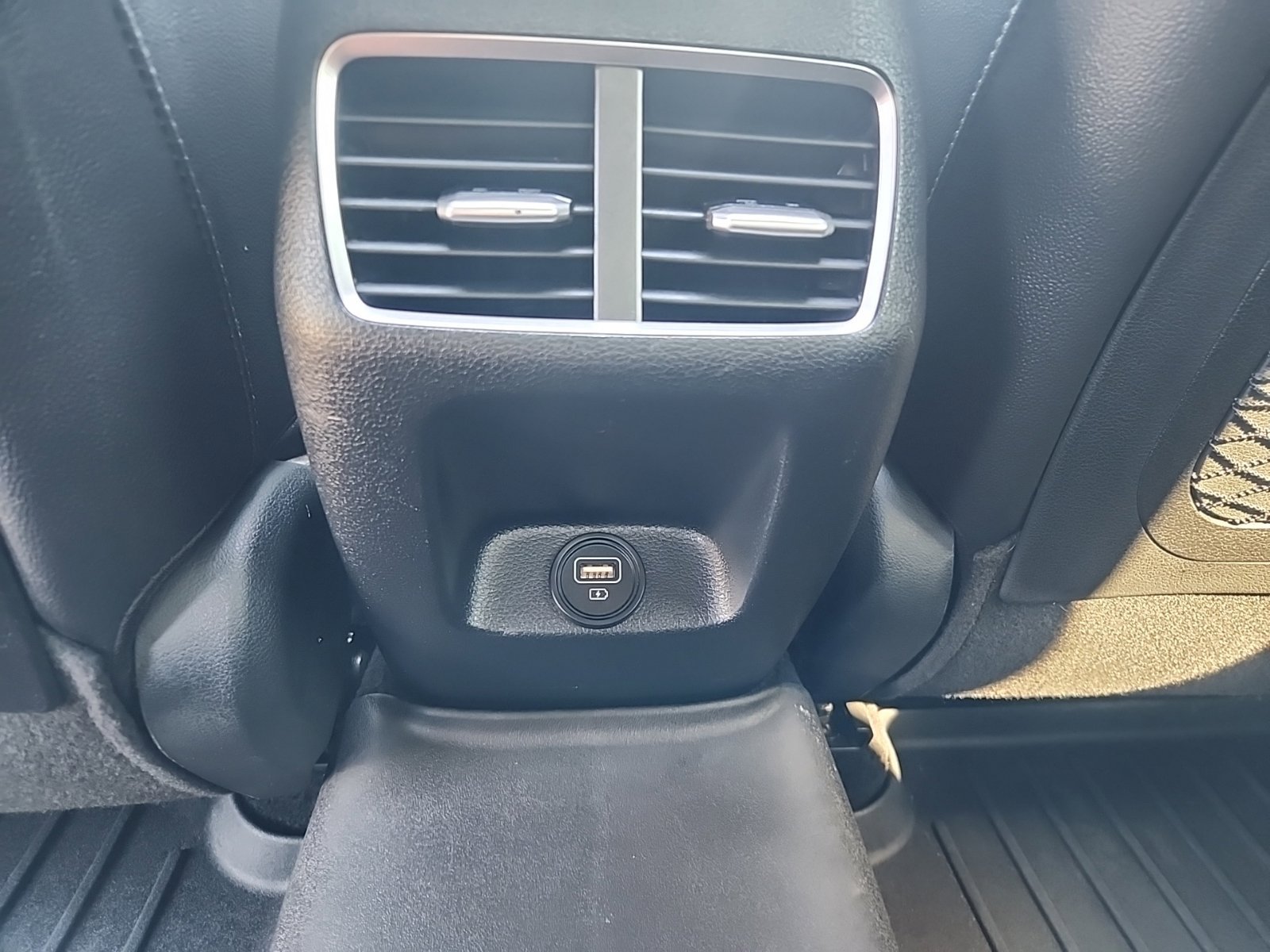 Used 2022 Hyundai Sonata Limited w/ Preferred Accessory Package FWD image 39